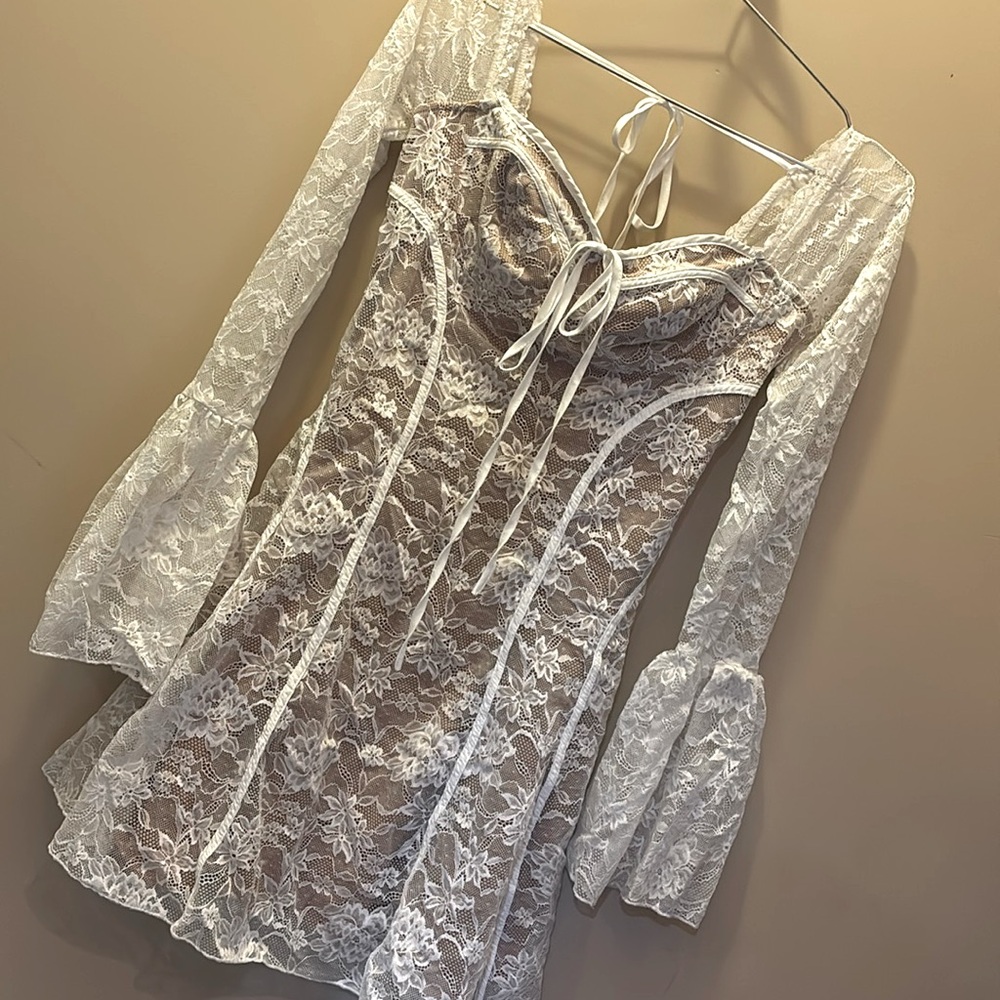 BOHO LACE BELL SLEEVE MINI DRESS